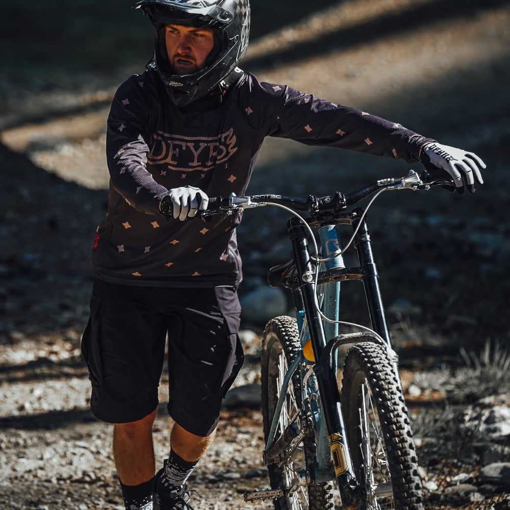 This MTB Clothing Hits Different Trousers Shorts Waterproof Kit DFYRS