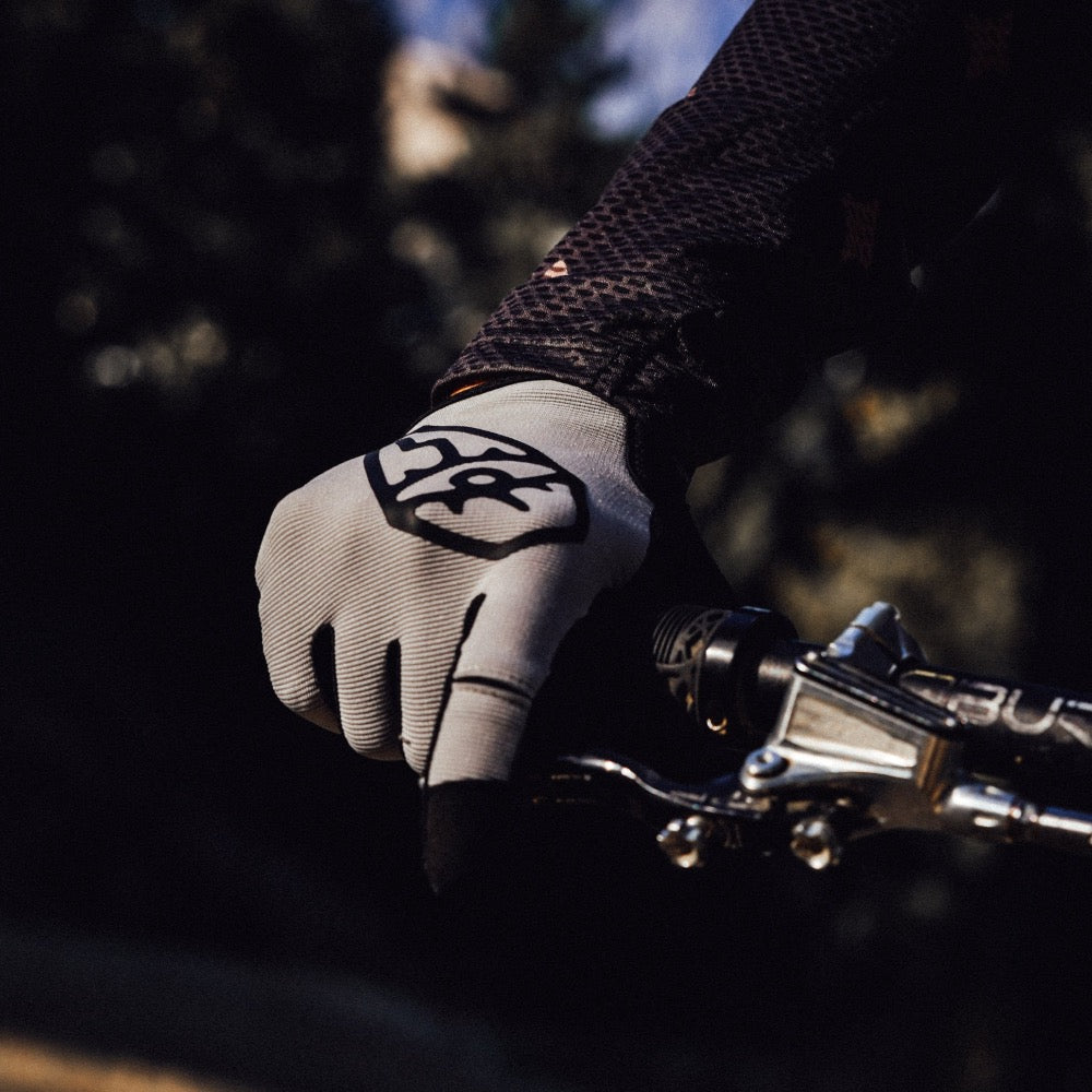 no gravity handschuhe Tyrant