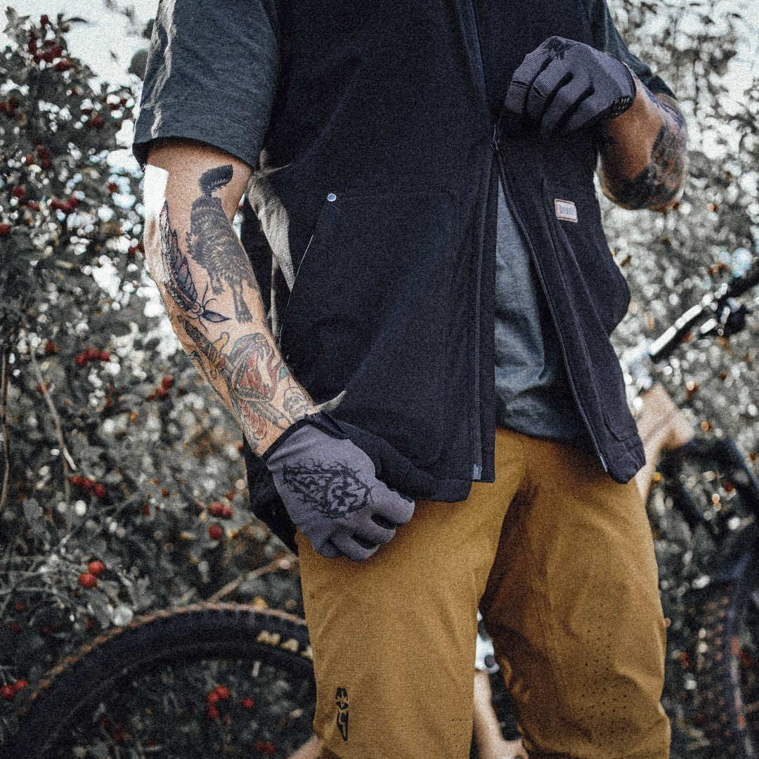 Hauler | Trail Vest | Shadow Black