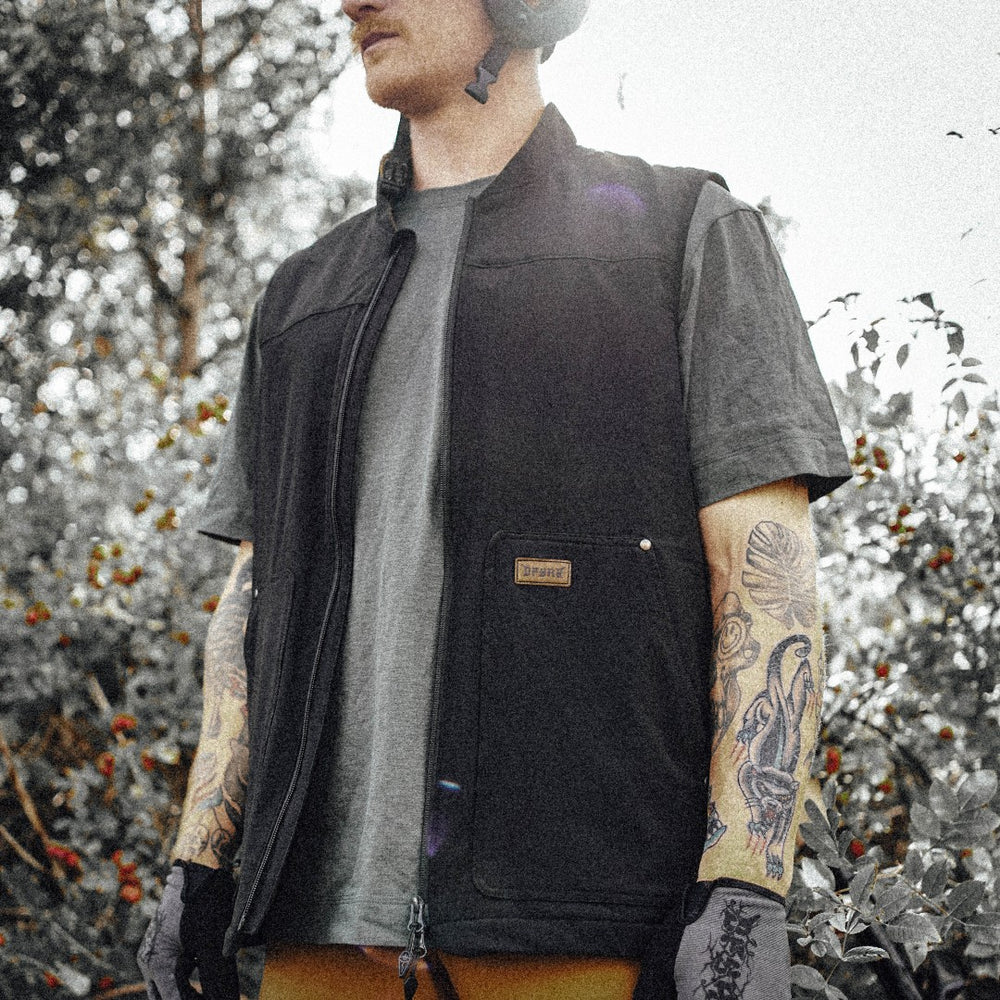 Hauler | Trail Vest | Shadow Black